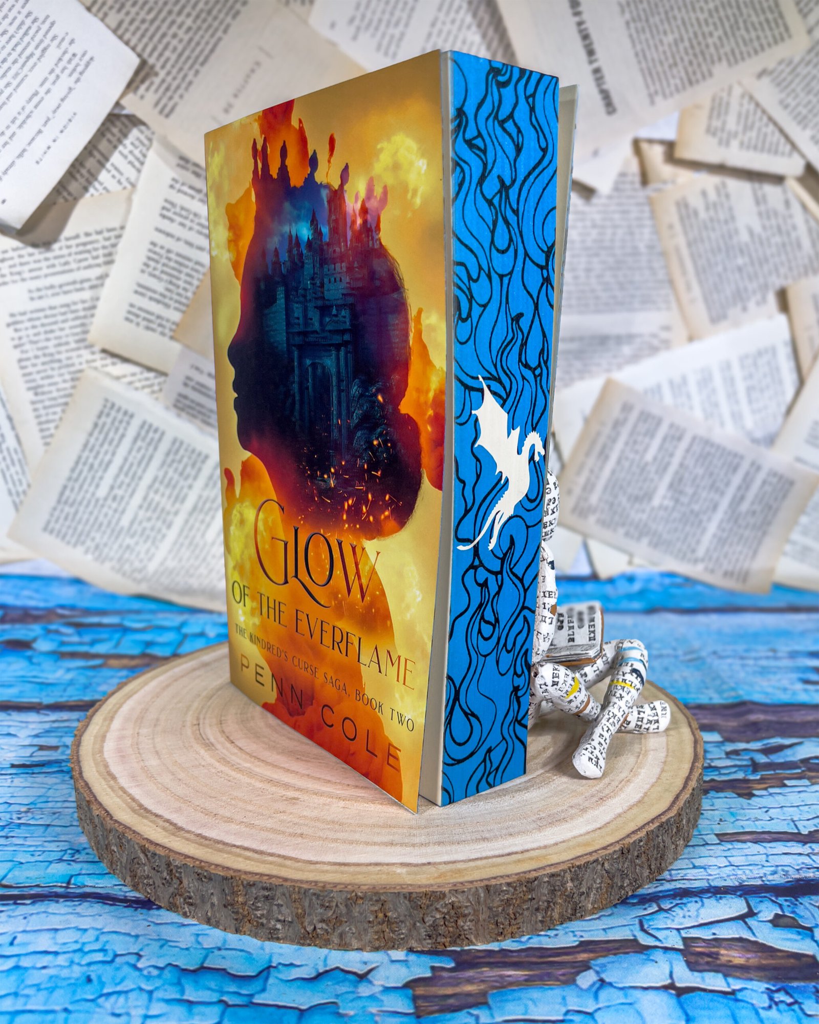 Glow of the Everflame (The Kindred's Curse Saga) by Penn Cole