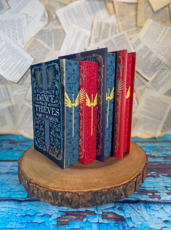 Dance of Thieves Duo (Dance of Thieves and Vow of Thieves) by Mary E. Pearson