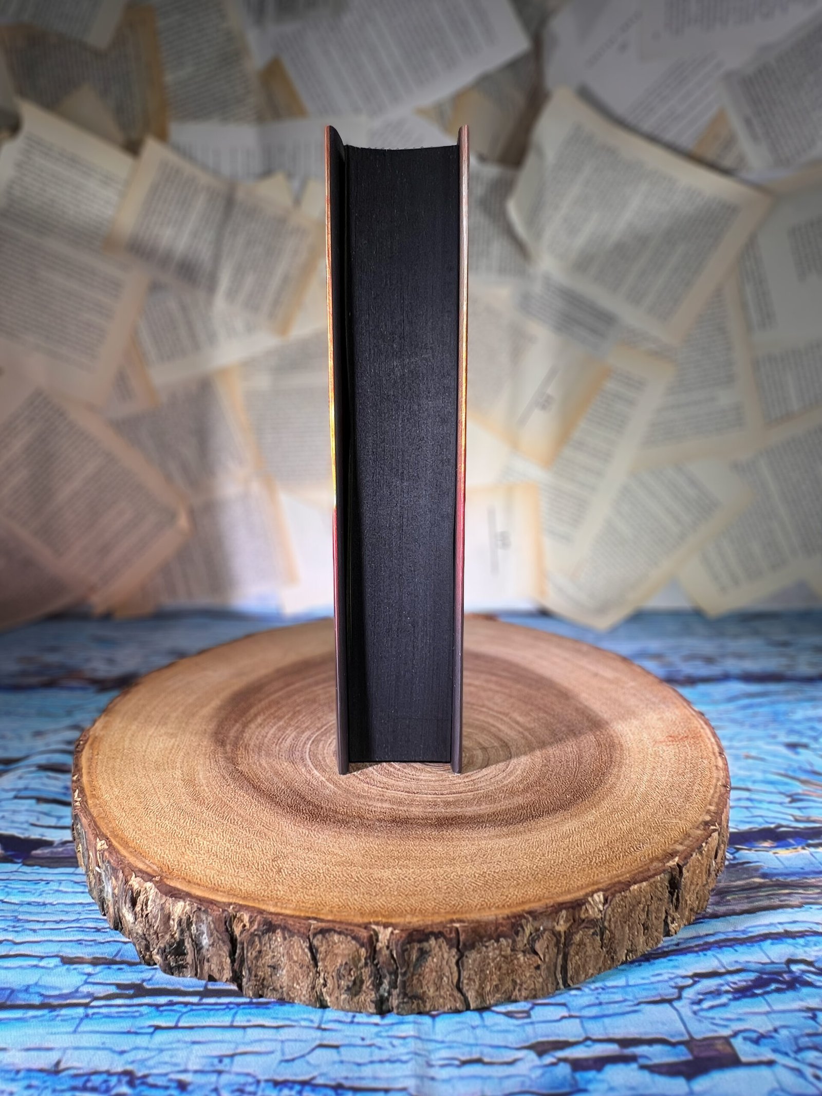 Iron Flame (The Empyrean Series) by Rebecca Yarros - Image 3